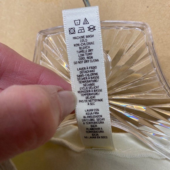 SKIMS short sleeve off white top size small / petite - Picture 5 of 6